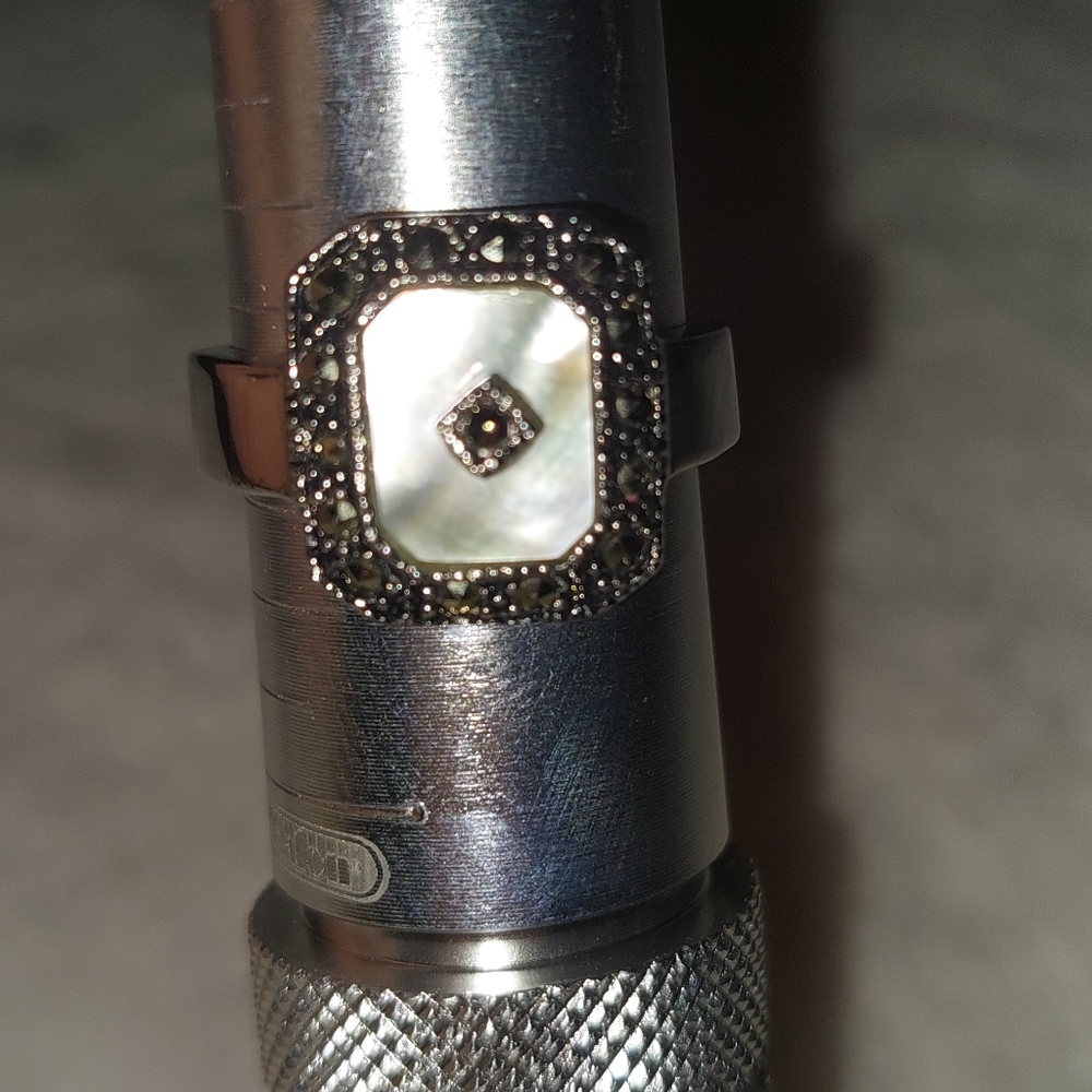 Silver and Black Mother Of Pearl Women's Ring - Picture 5 of 7